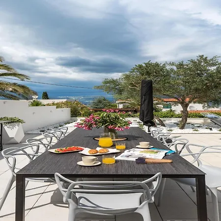Apartment In Slatine Near The Beach, Cleaning Included * Trogir