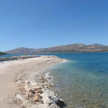 Apartment In Slatine Near The Beach, Cleaning Included Apartament *