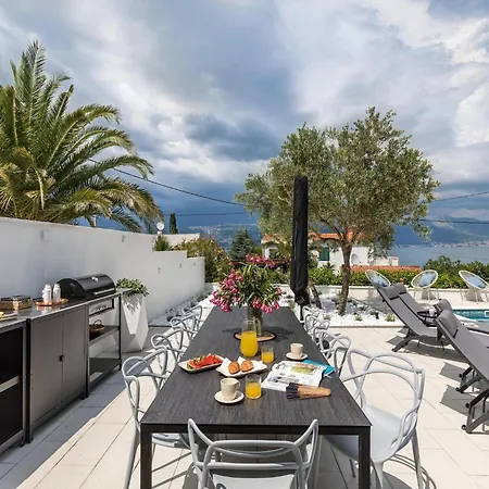 Apartment In Slatine Near The Beach, Cleaning Included Apartament Trogir