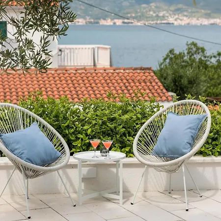 Apartament Apartment In Slatine Near The Beach, Cleaning Included *
