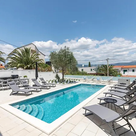 Apartment In Slatine Near The Beach, Cleaning Included Apartament Trogir