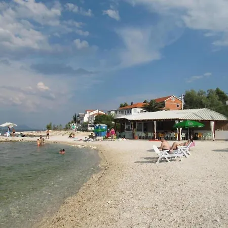 Apartament Apartment In Slatine Near The Beach, Cleaning Included *